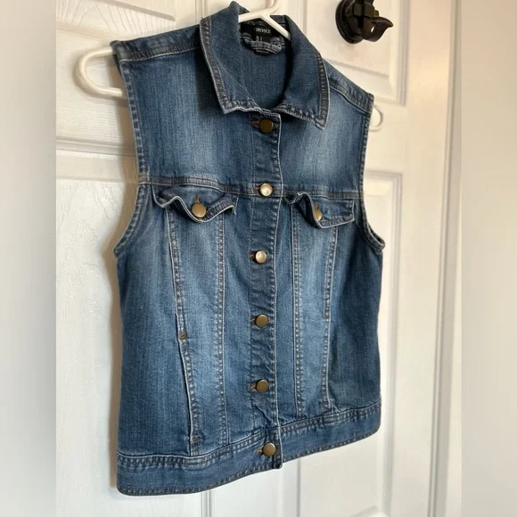 Jean Vest - Picture 3 of 14